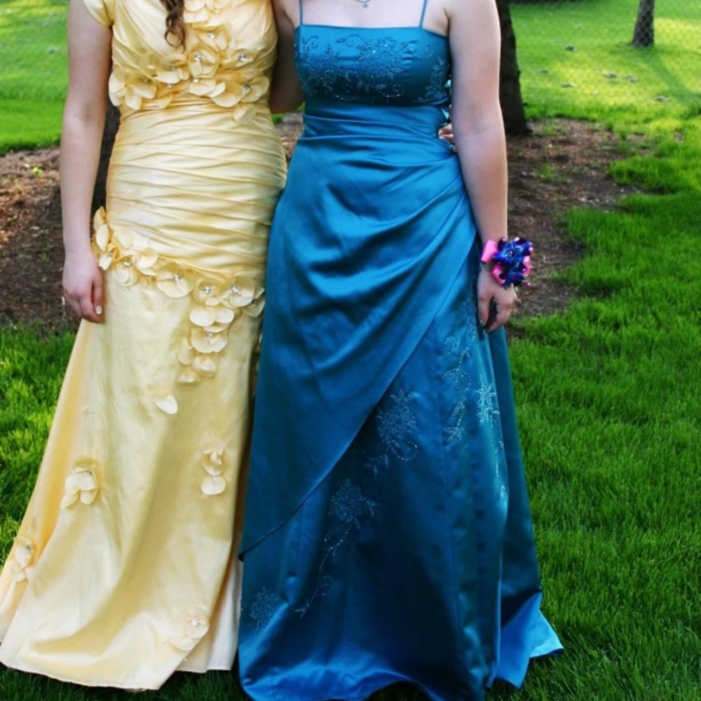 Size 7/8 teal, beaded prom dress. Worn twice.